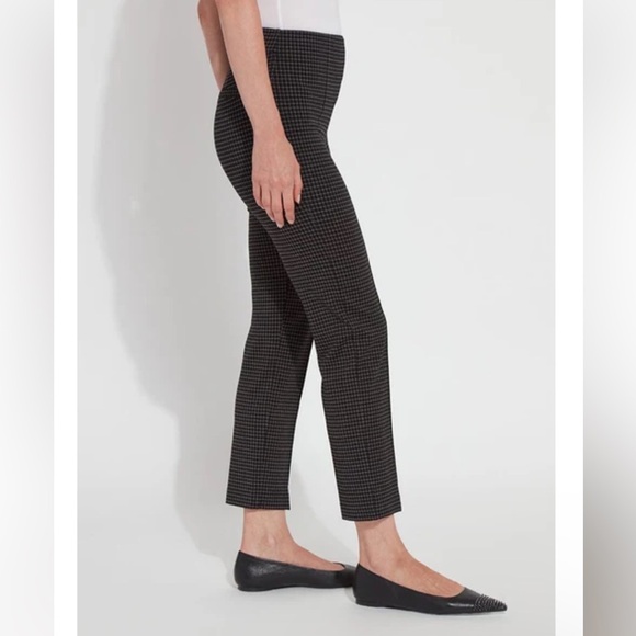 LYSSE Patterned Wisteria Ankle Pant - Navy Criss-Cross - Size Small - Picture 3 of 14